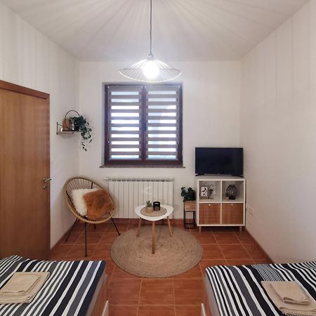 Studio Central Square Gospic Ngoại thất bức ảnh